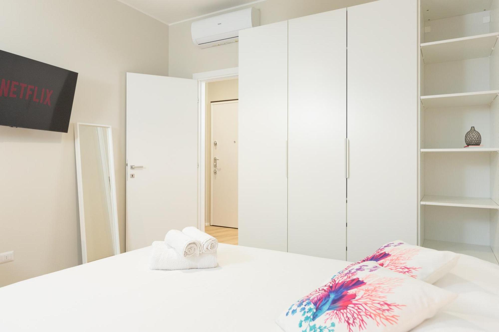 Dreams Exclusive Apartments With Terrace - Free Parking - M1 Station - Near Center Milan Exterior photo